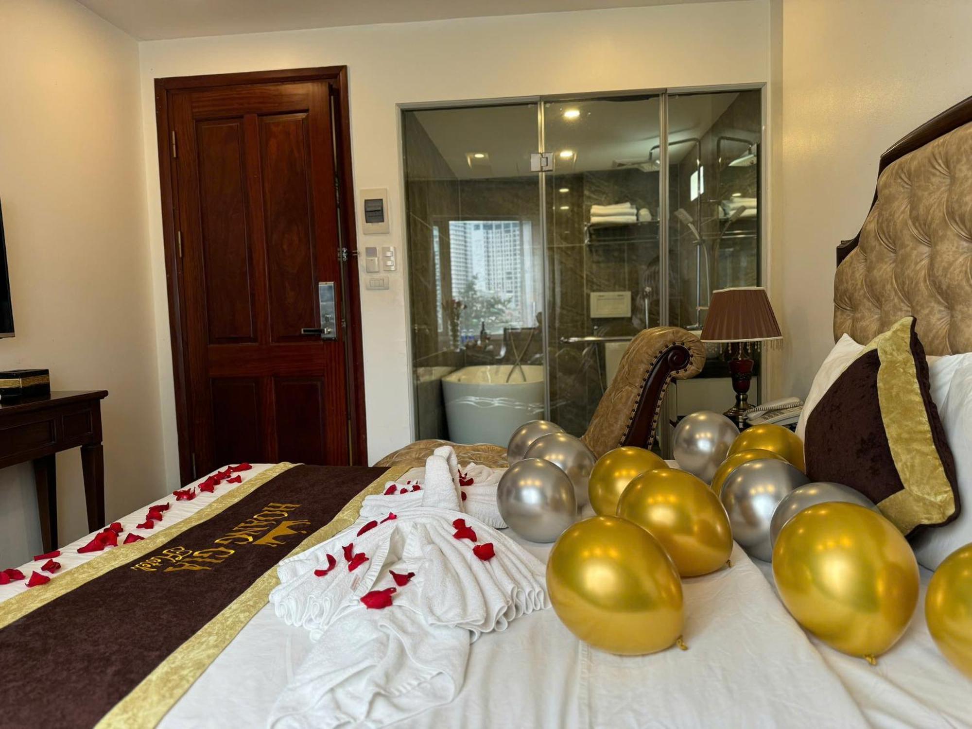 Royal Hotel Nhân Hòa Hanoi Esterno foto