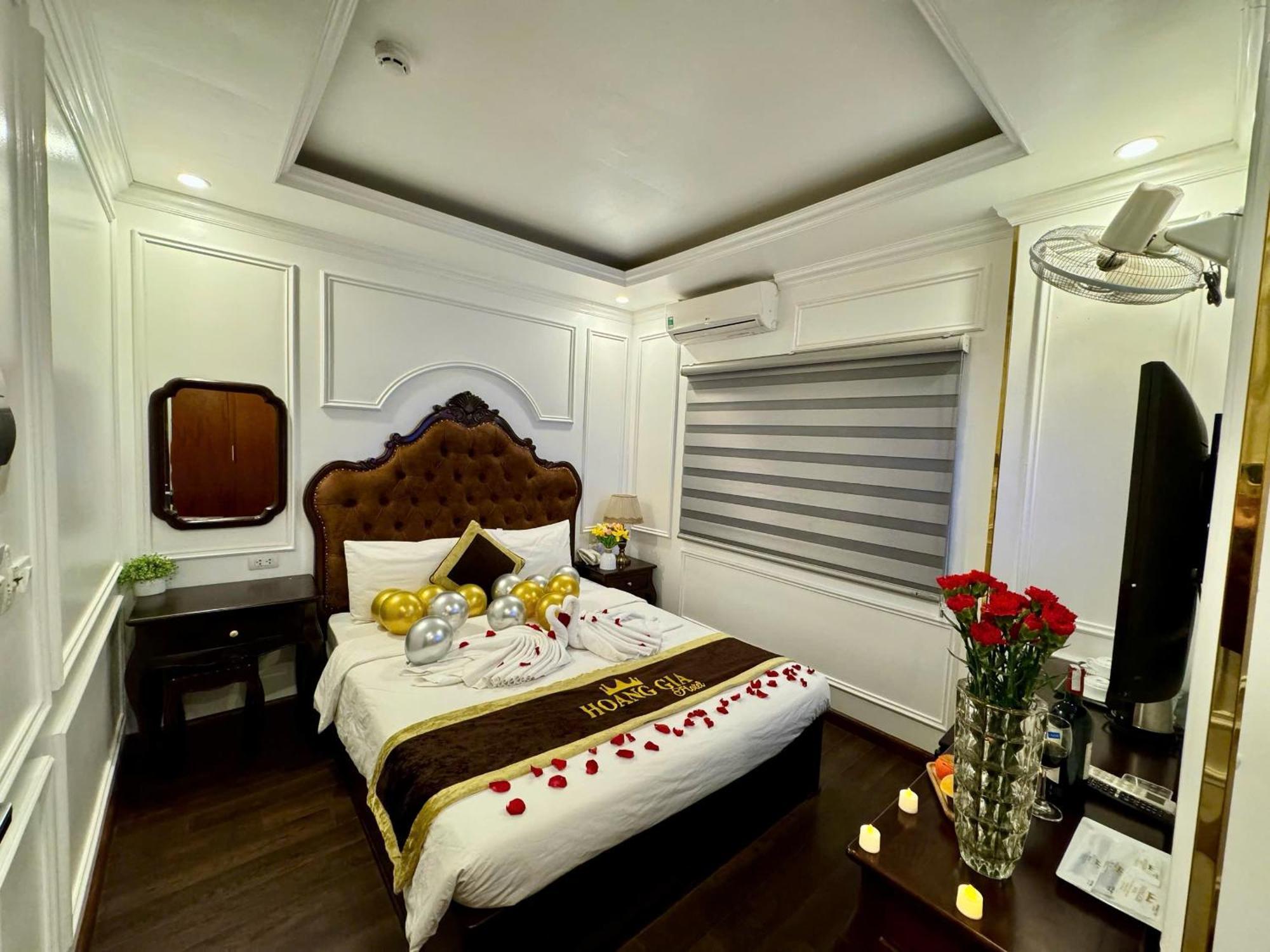 Royal Hotel Nhân Hòa Hanoi Esterno foto