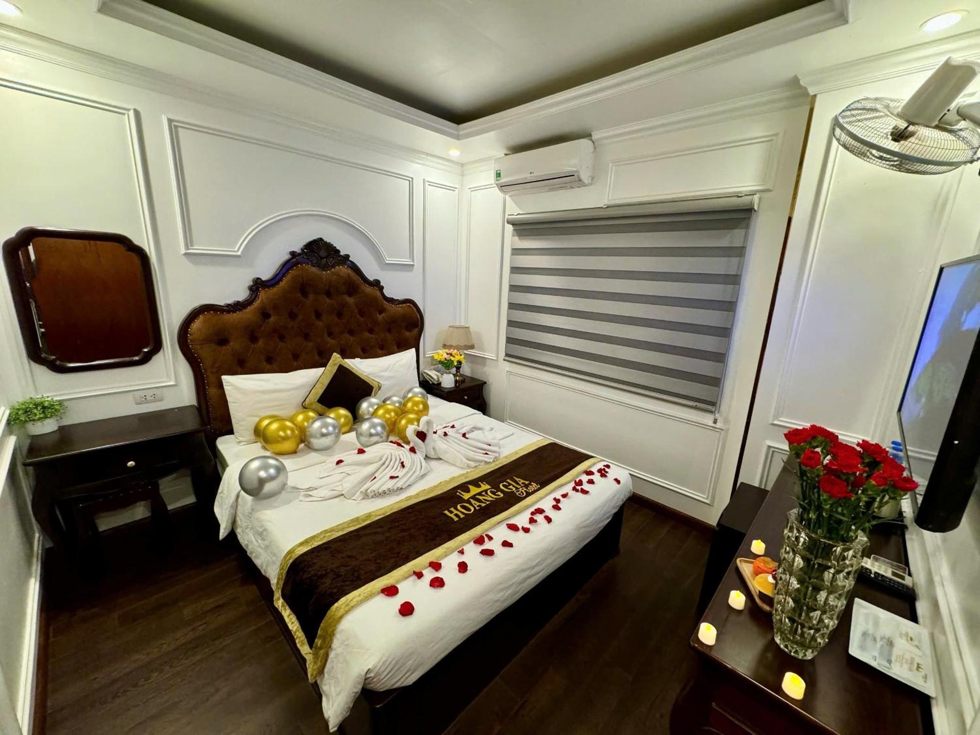 Royal Hotel Nhân Hòa Hanoi Esterno foto