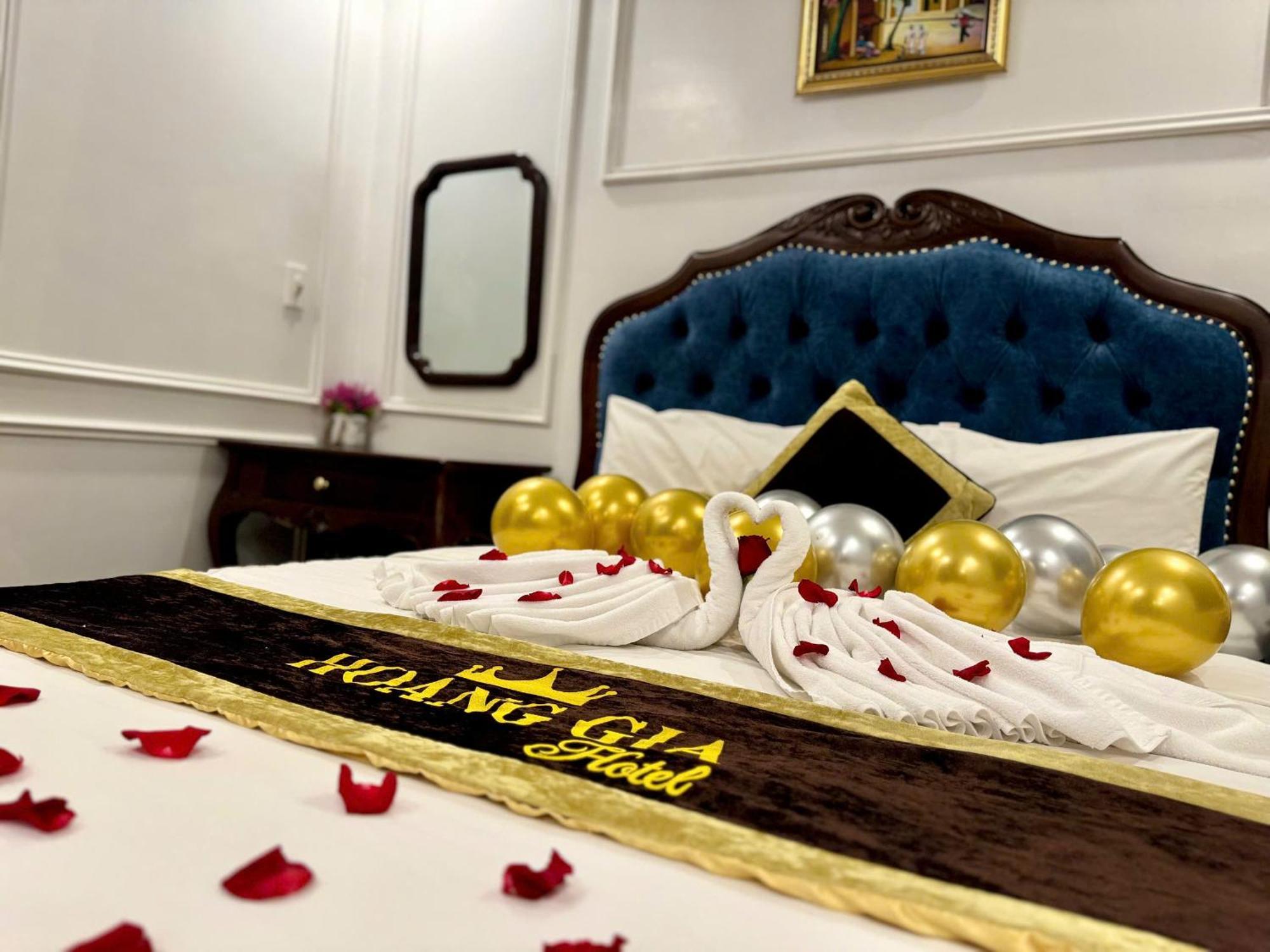 Royal Hotel Nhân Hòa Hanoi Esterno foto