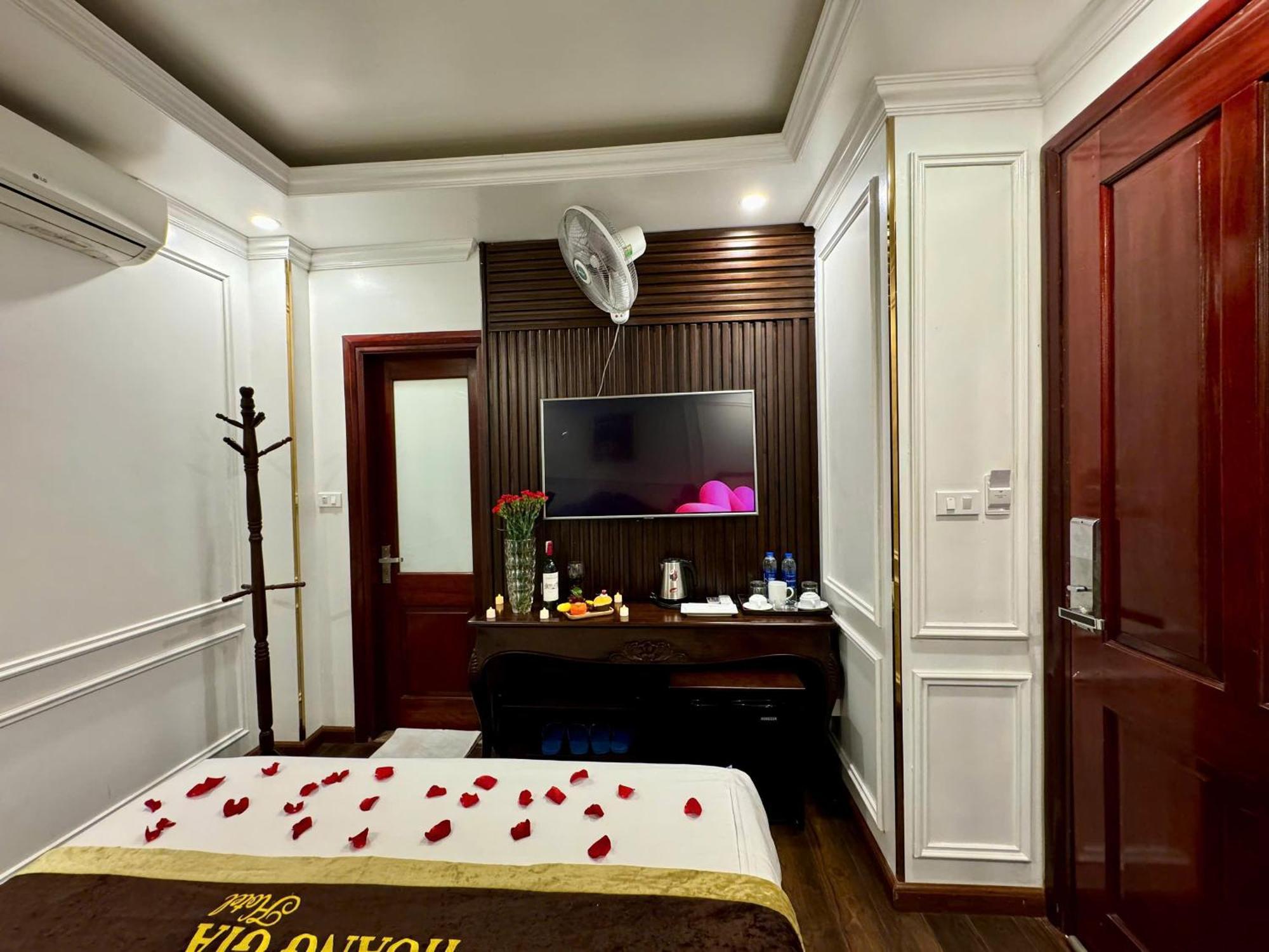 Royal Hotel Nhân Hòa Hanoi Esterno foto