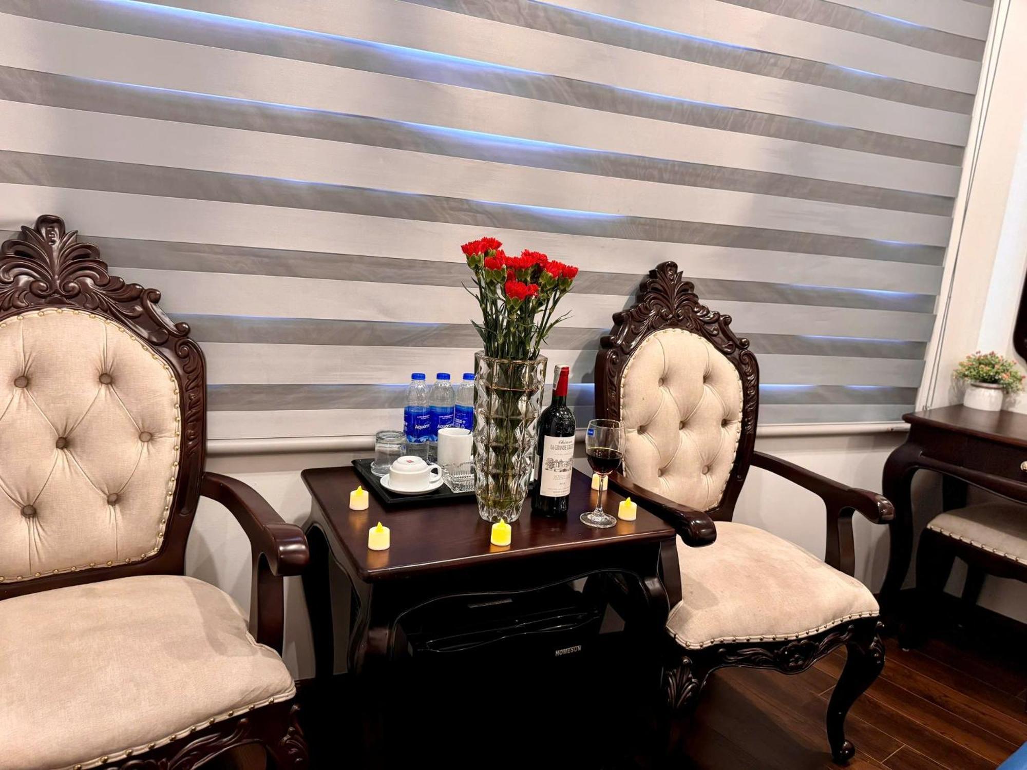 Royal Hotel Nhân Hòa Hanoi Esterno foto