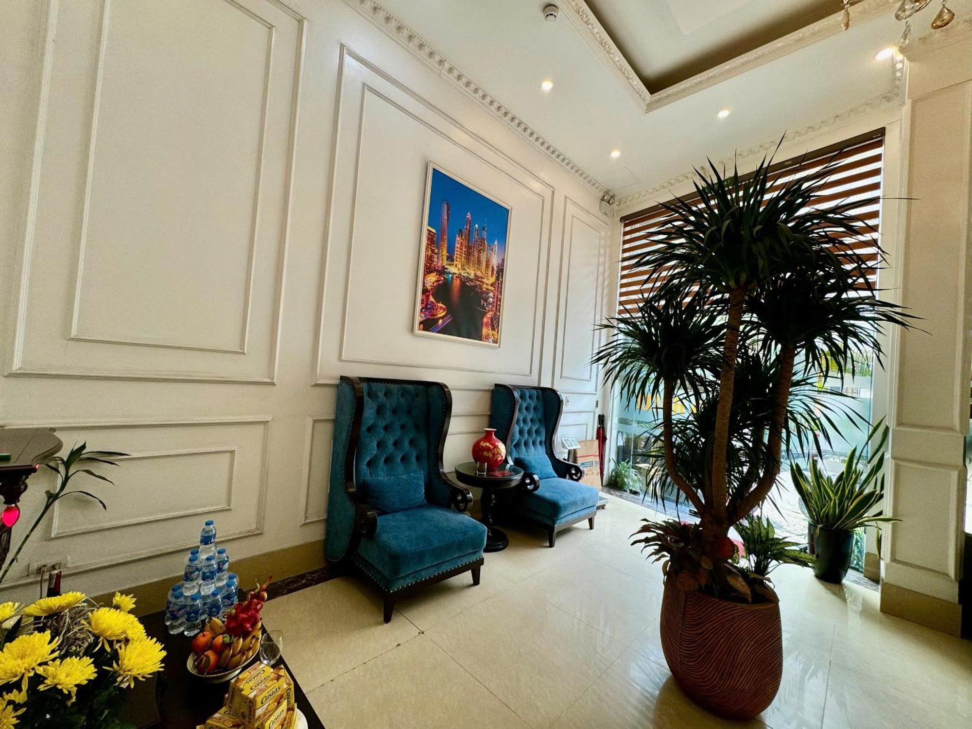 Royal Hotel Nhân Hòa Hanoi Esterno foto